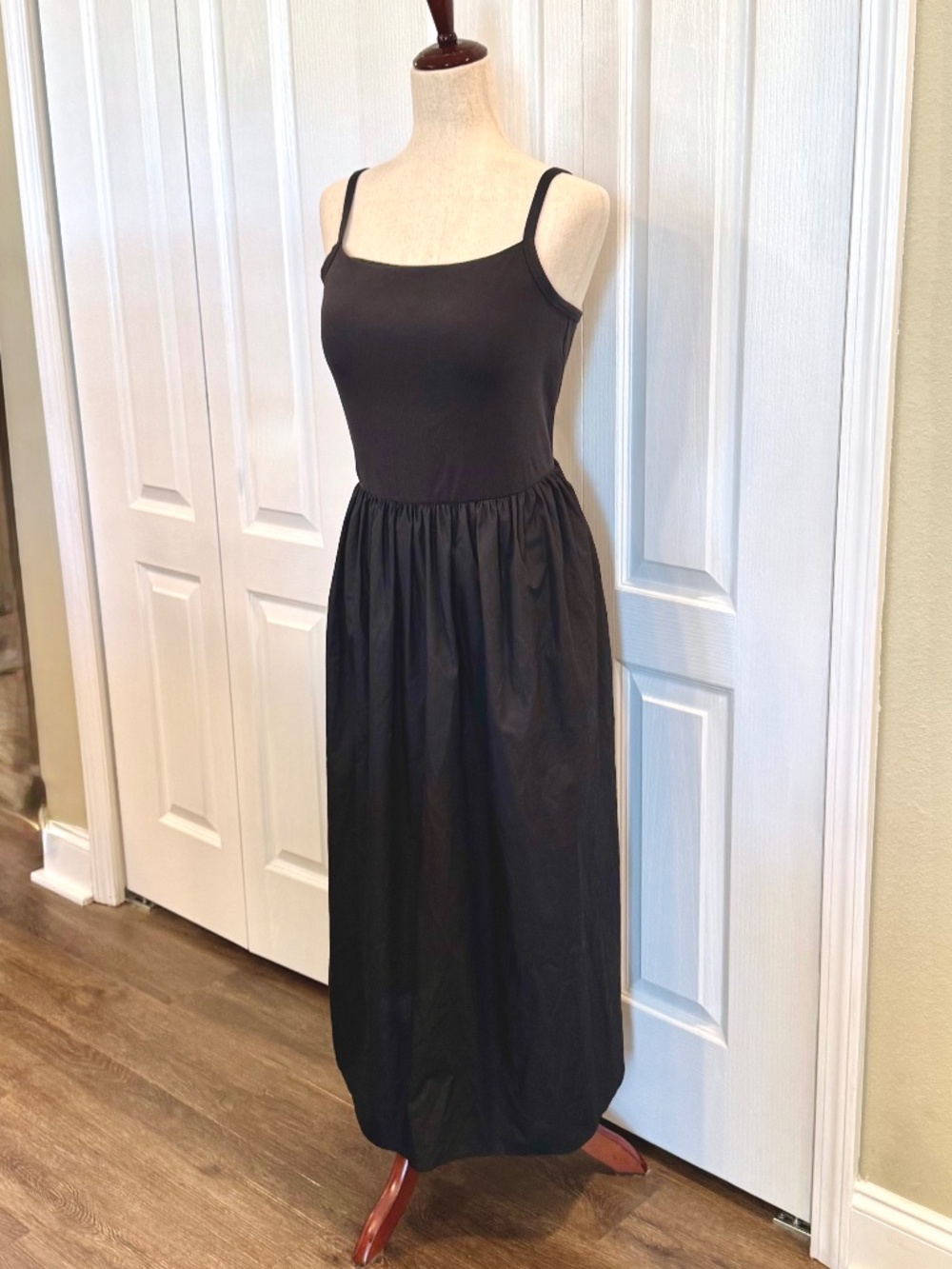 Woman's Black Midi, Camisole Bra Top, Cotton Skirting, Pockets by UNIQLO, Size L